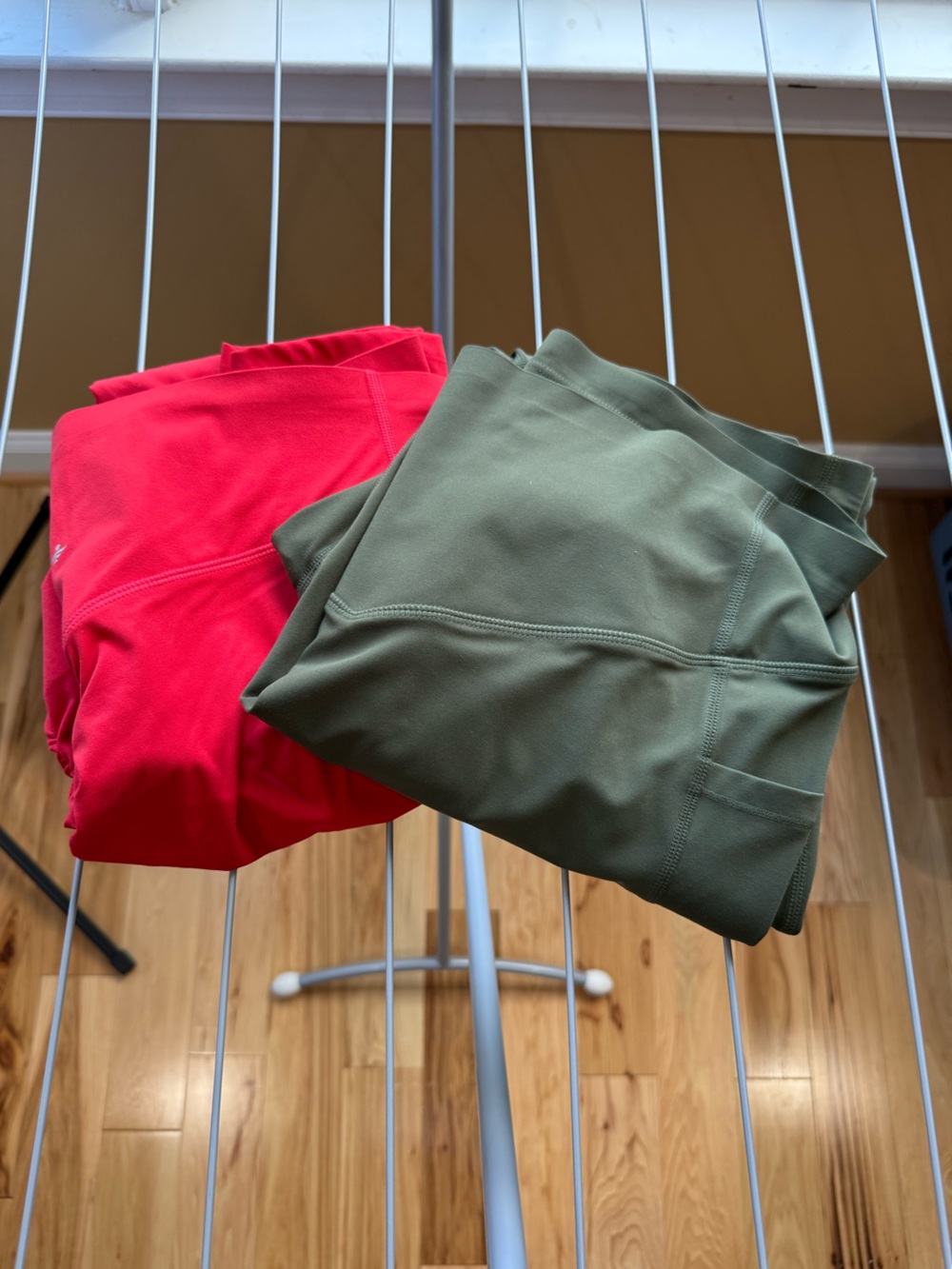 HALARA Olive & Red Leggings Duo